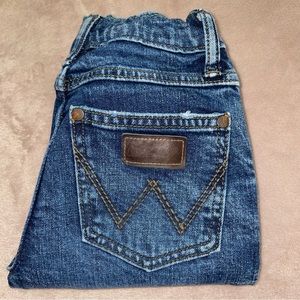 Wrangler retro slim straight jean size 8